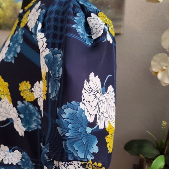 Apt 9 Puff Sleeve Floral any plaid navy blue Blouse Top XL women's plus - Picture 3 of 5